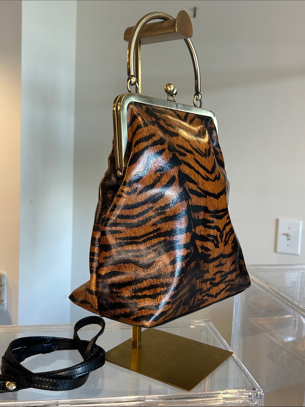 Patricia Nash Brn/Blk Tiger Print Frame Kisslock Satchel in 12”x 4”x 10” EUC - Picture 5 of 12